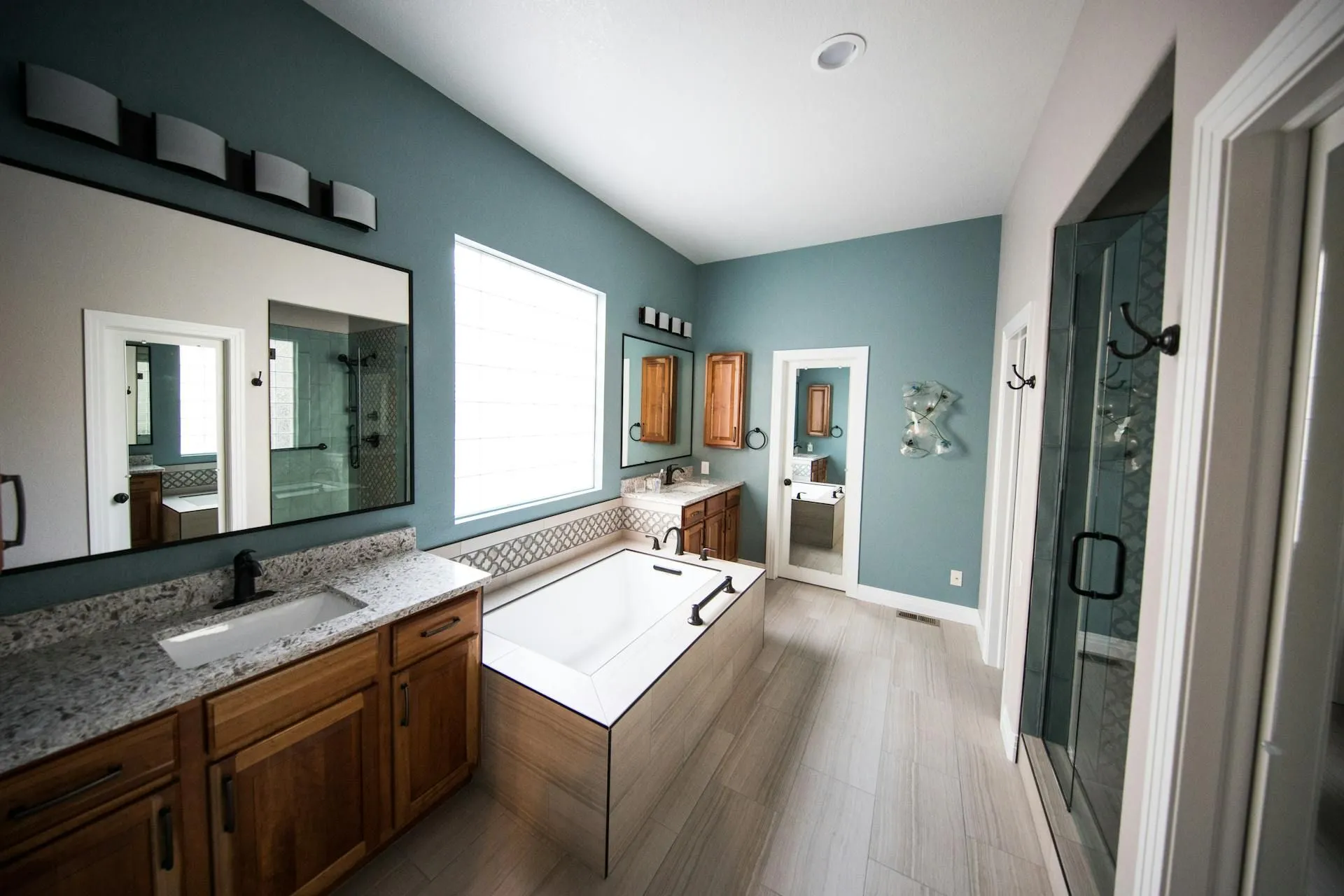 Space-Saving Ideas for Small Bathroom Renovations
