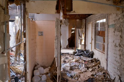 7 Signs You Need a Licensed Bathroom Demolition Contractor Before Remodeling